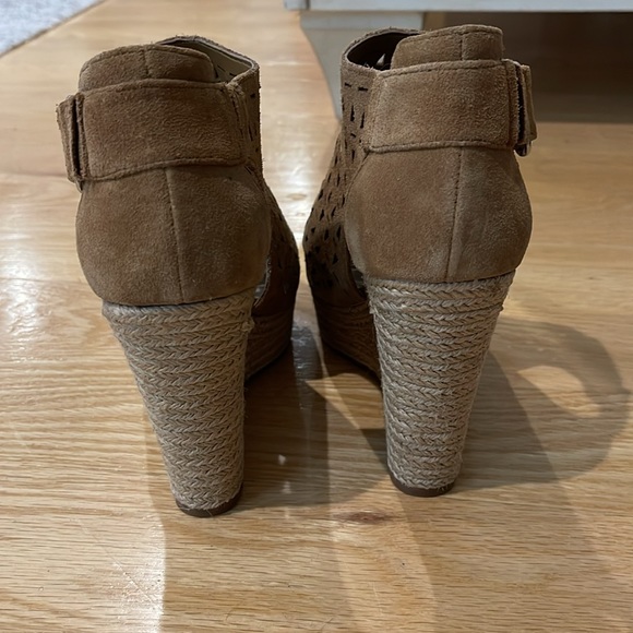 Marc Fisher suede platform espadrilles ~ size 7 ~ light brown - Picture 3 of 6